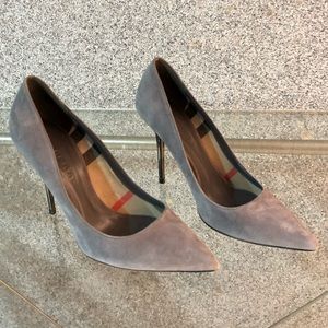 Burberry Grey Heels, size 7